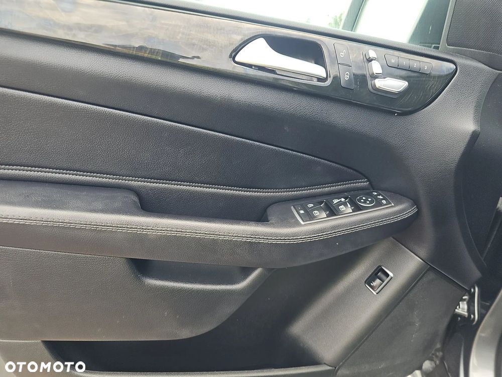 Mercedes-Benz GLS - 18