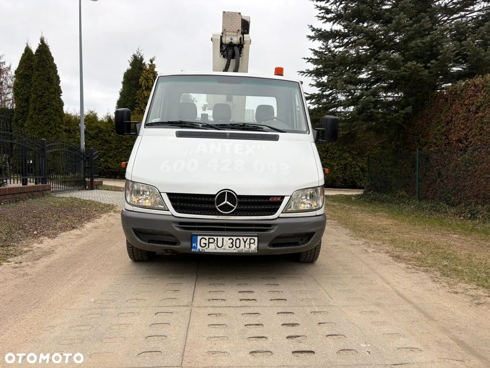 Mercedes-Benz Sprinter - 2