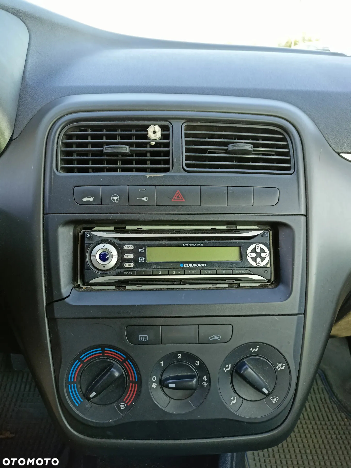 Fiat Grande Punto - 10