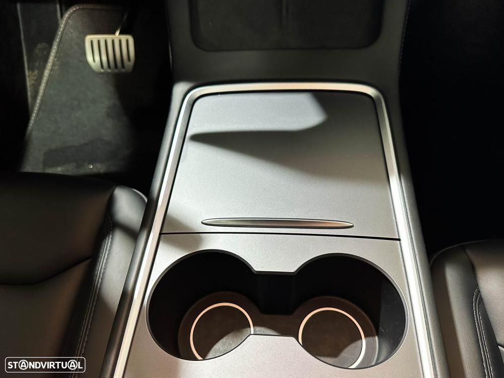 Tesla Model Y Performance Dual Motor AWD - 37