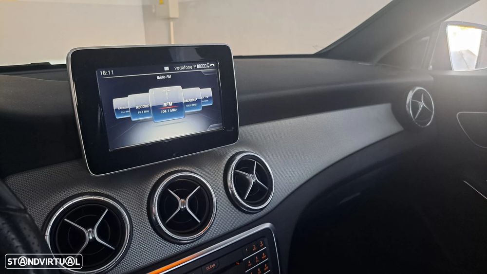 Mercedes-Benz CLA 180 d Shooting Brake - 3