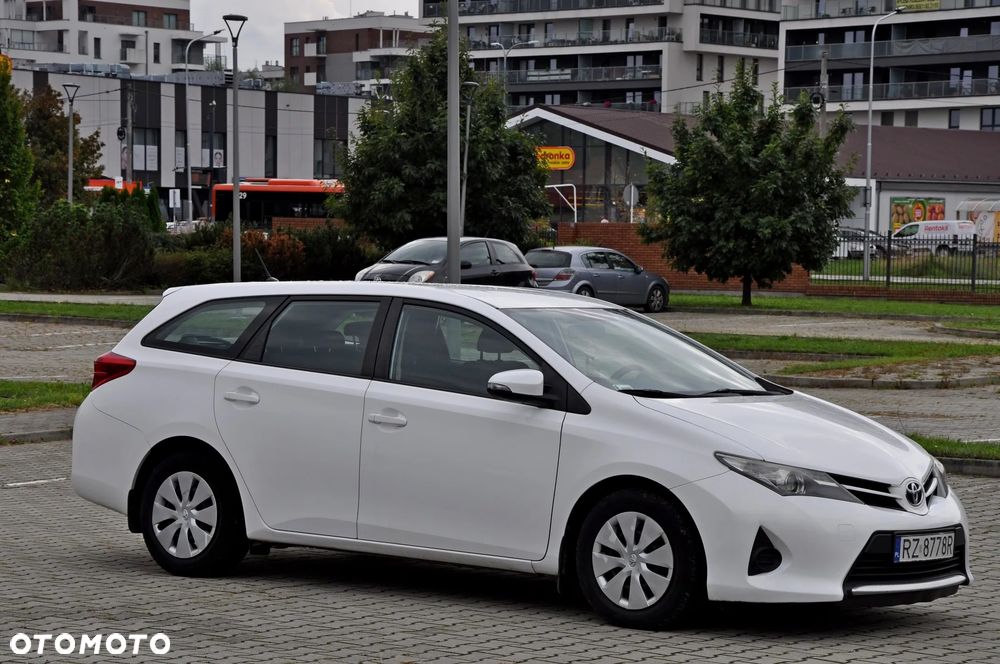 Toyota Auris 1.4 D-4D Premium Comfort - 12