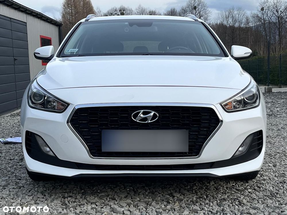 Hyundai i30 1.6 D Classic + - 8
