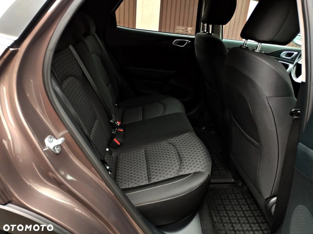 Kia XCeed - 30