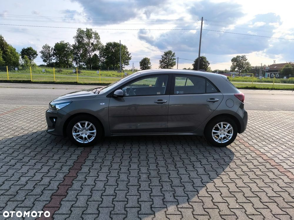 Kia Rio - 11