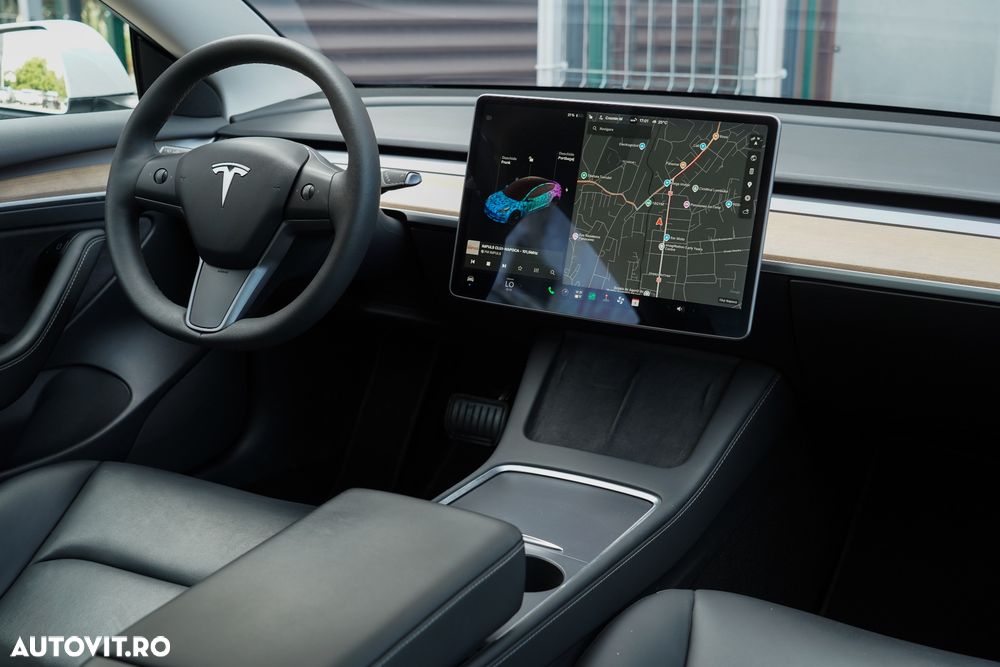 Tesla Model 3 - 37
