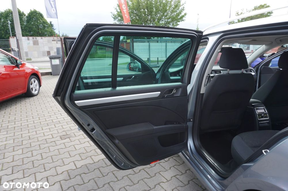 Skoda Superb 2.0 TDI DSG FAMILY - 22