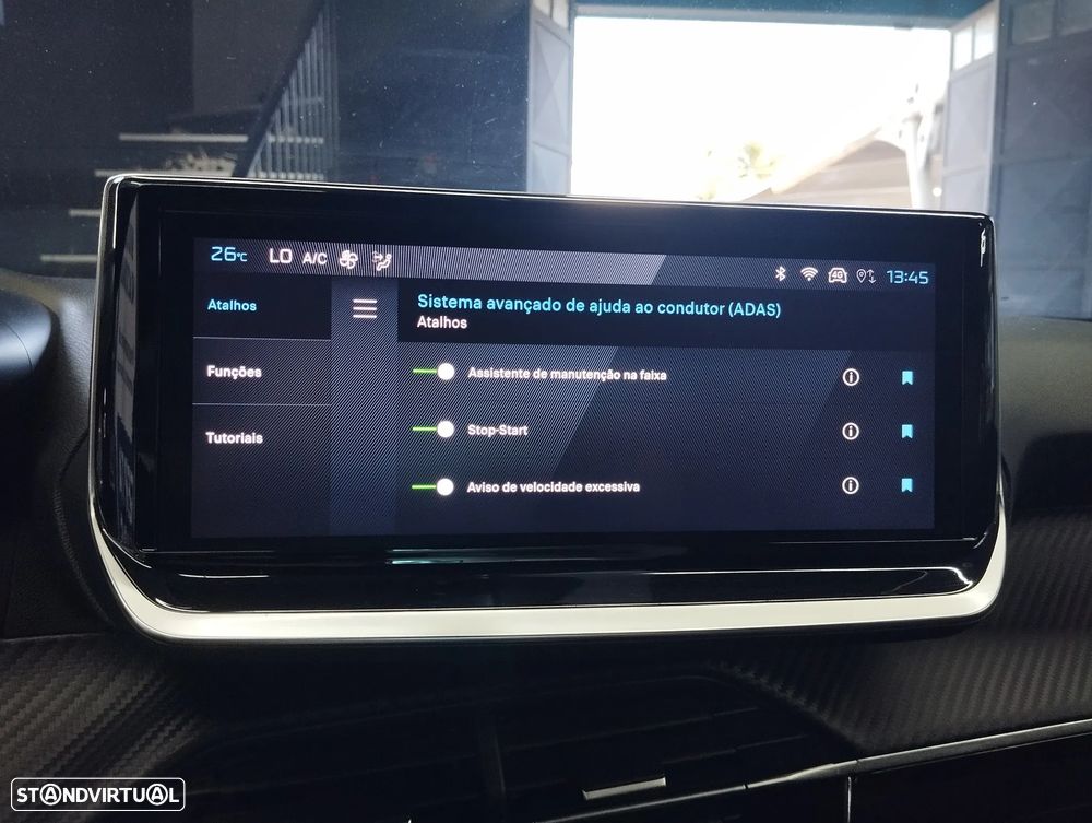 Peugeot 2008 1.2 PureTech Allure EAT8 - 28