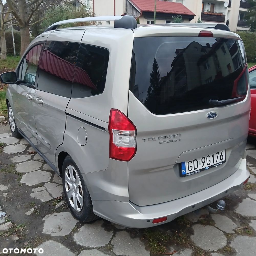 Ford Tourneo Courier 1.6 TDCi Titanium - 10