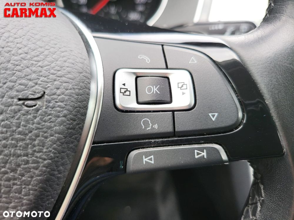 Volkswagen Passat - 14