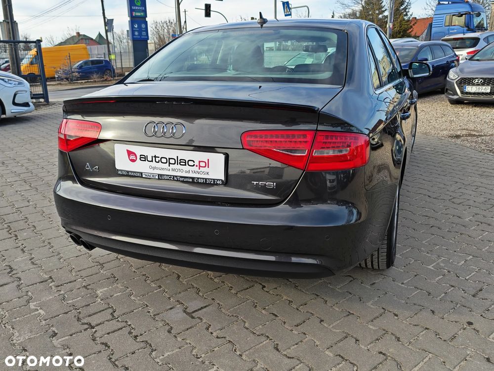 Audi A4 Limousine - 8