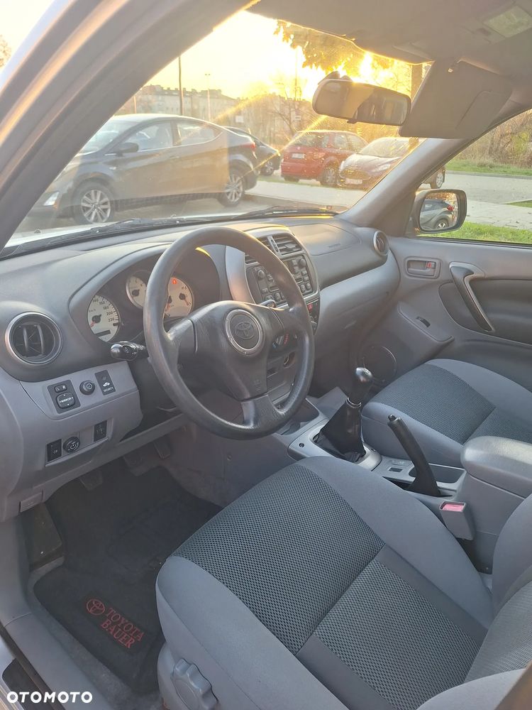 Toyota RAV4 2.0 VVT-i 4x4 - 9