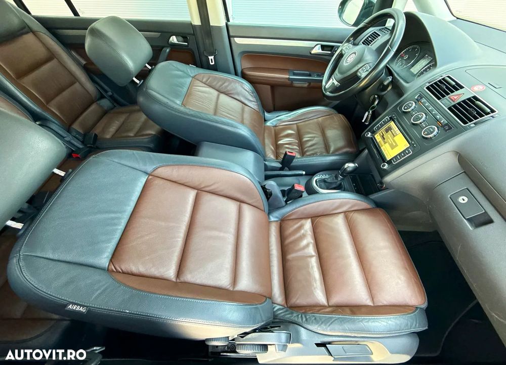 Volkswagen Touran 2.0 TDI DPF DSG Cross - 19