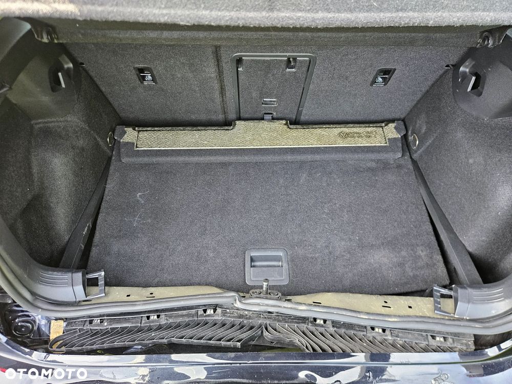 Volkswagen Golf 1.0 eTSI OPF DSG Active - 18