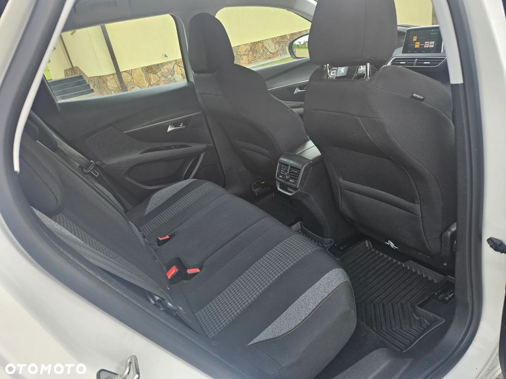 Peugeot 3008 1.2 PureTech Active S&S - 19