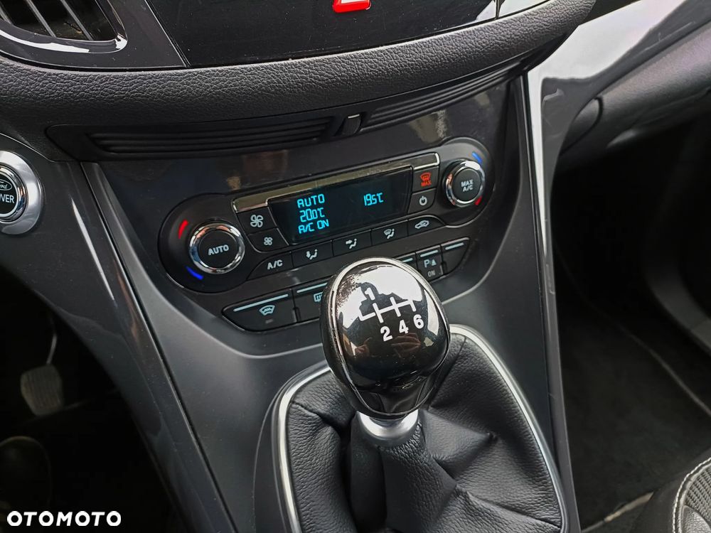 Ford Kuga 1.6 EcoBoost 2x4 Individual - 14