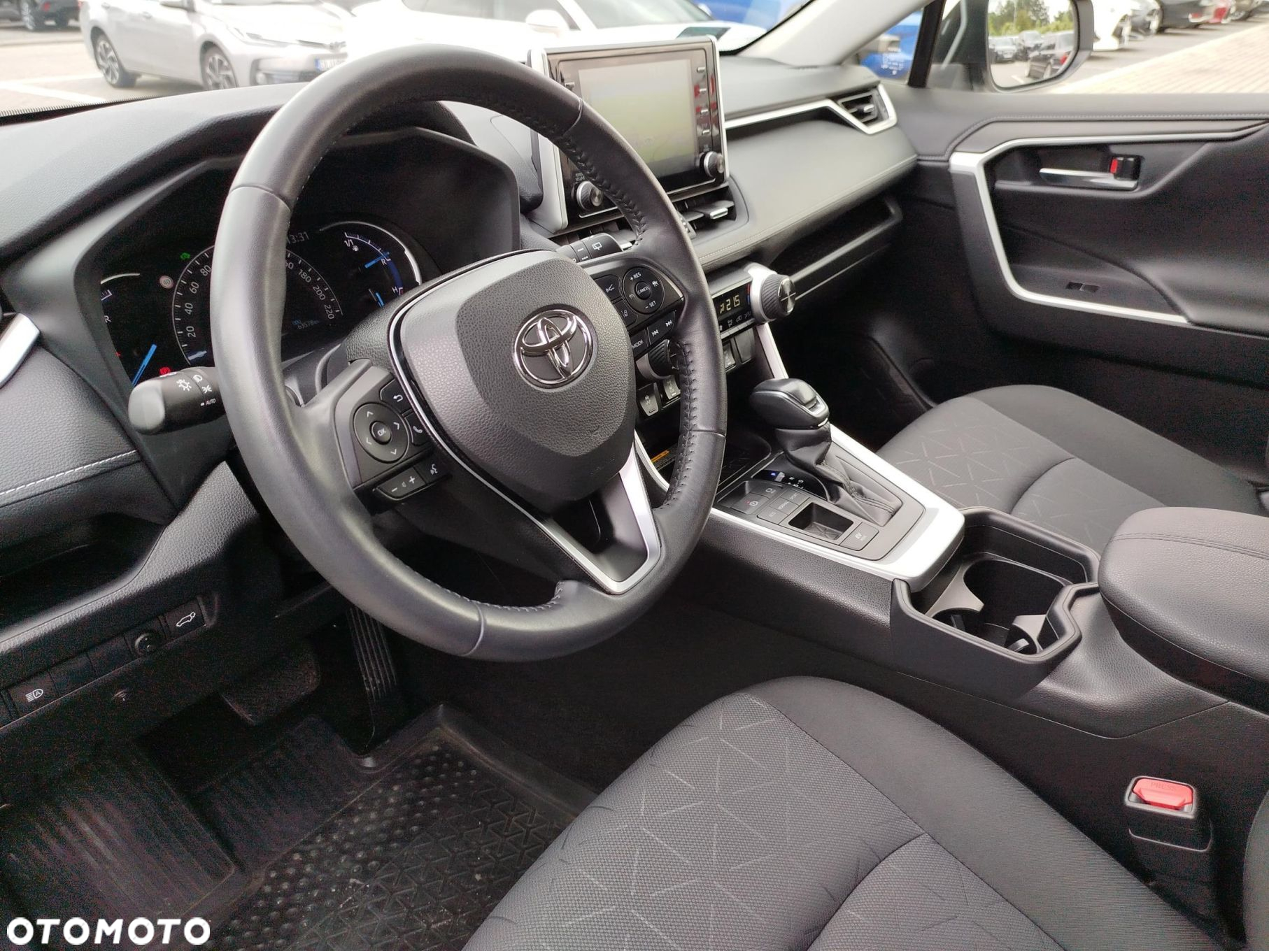Toyota RAV4 - 10