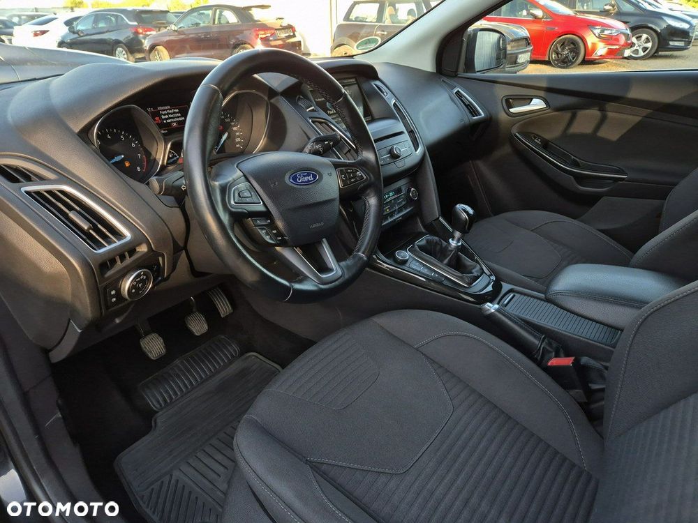 Ford Focus 1.5 EcoBoost Start-Stopp-System TITANIUM - 6