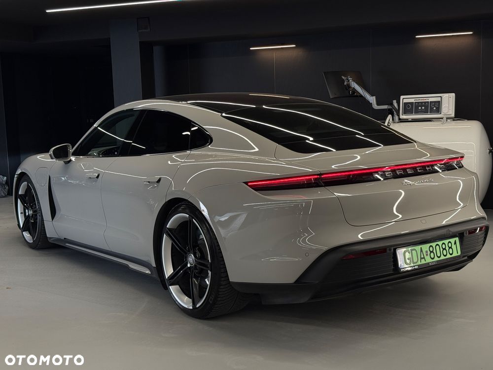 Porsche Taycan - 6