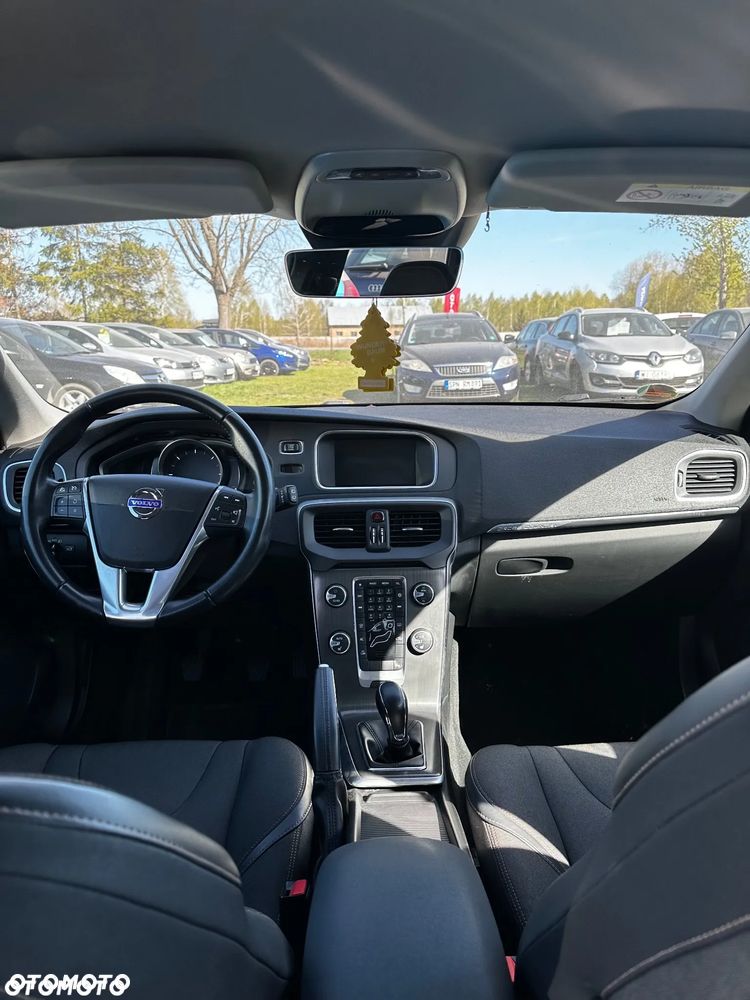 Volvo V40 Cross Country D2 Momentum - 17