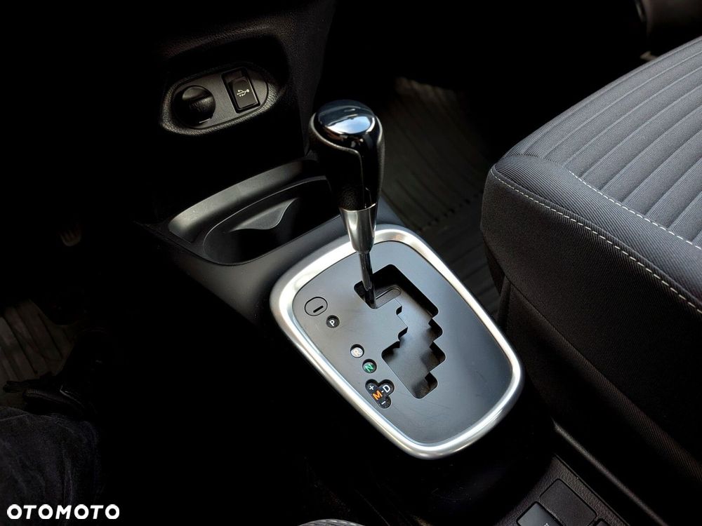Toyota Yaris 1.5 Premium CVT - 25