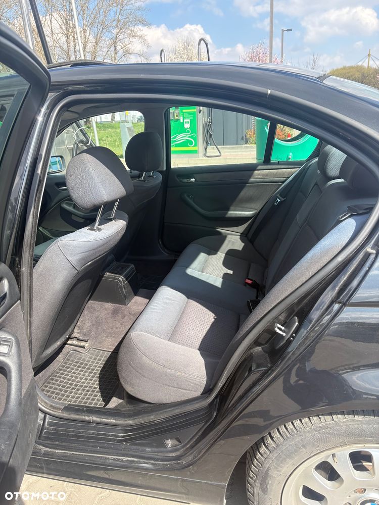 BMW Seria 3 318i - 7