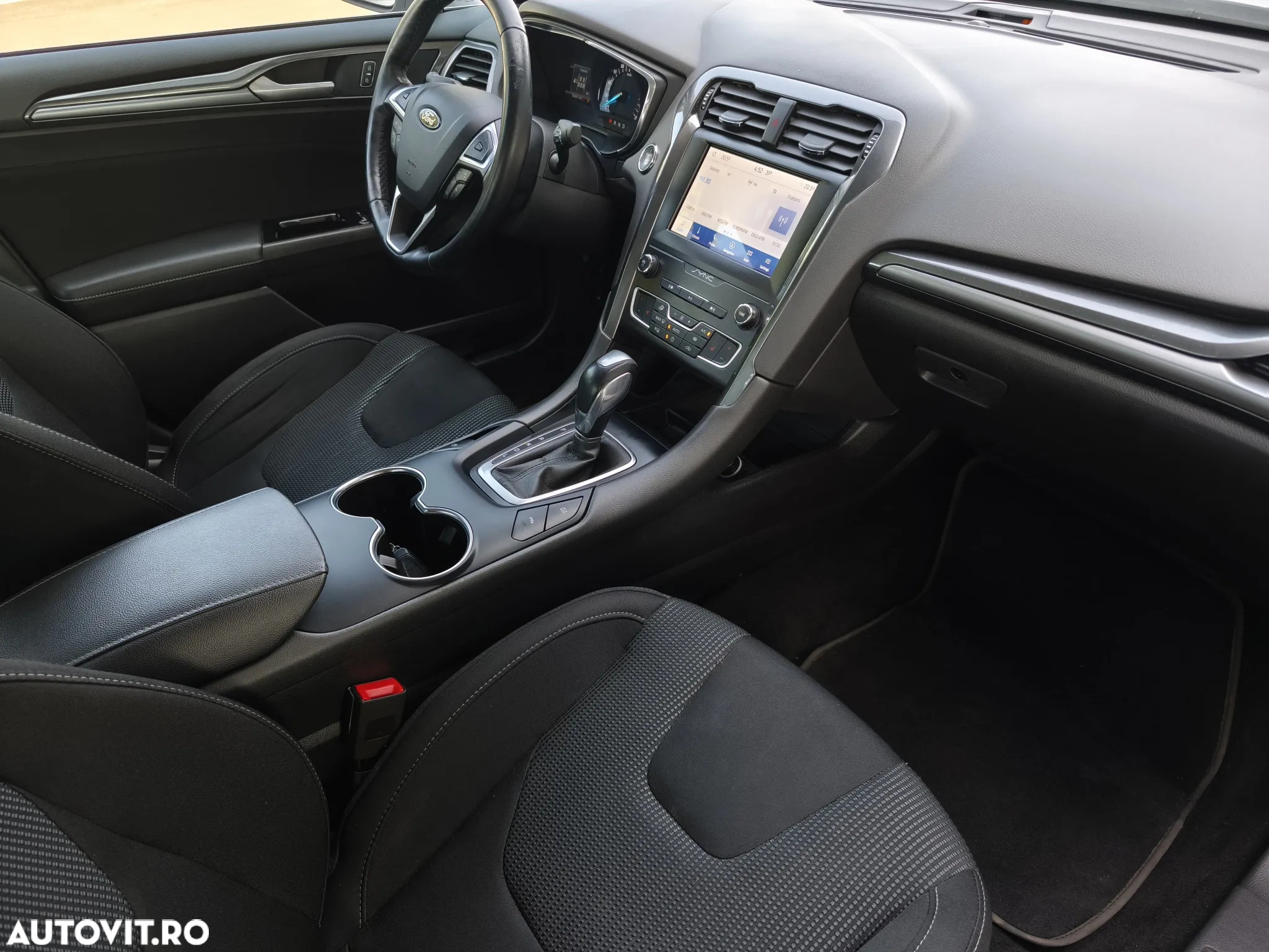 Ford Mondeo 2.0 HEV Trend - 15