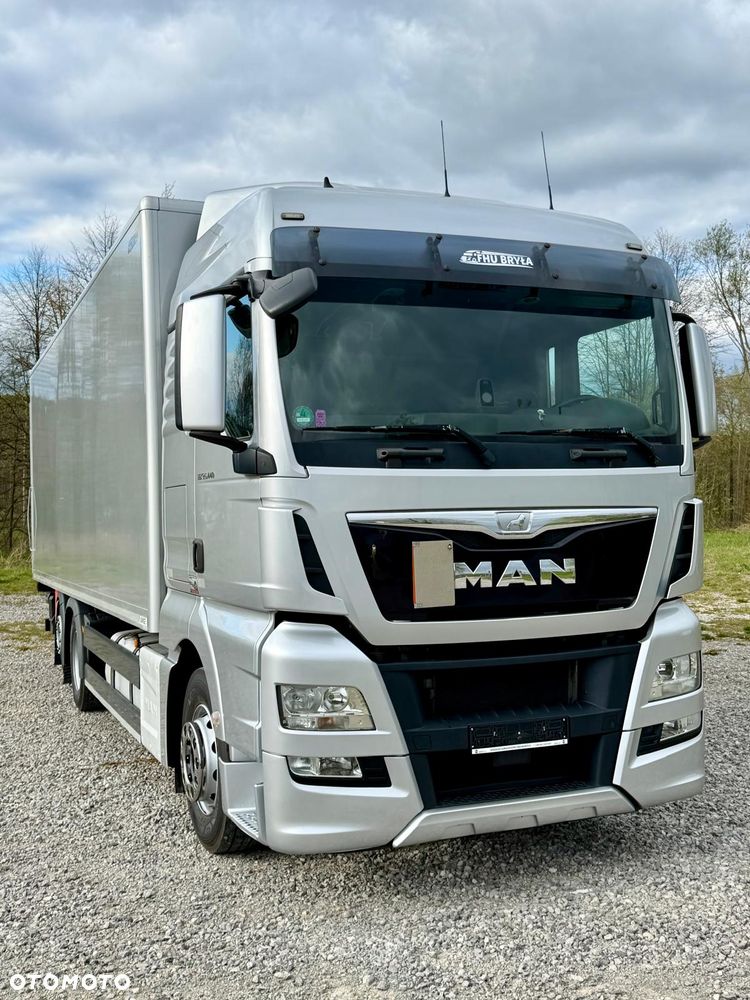 MAN TGX 26.440 / KONTENER / IZOTERMA / WINDA / 20 PALET / CAŁY NA PODUSZKACH / 3 OSIE / 3 OŚ PODNOSZONA + SKRĘTNA / EURO 6 / SPROWADZONY / SERWISOWANY - 12