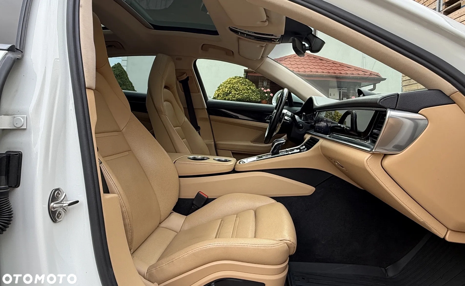 Porsche Panamera 4S Executive - 12