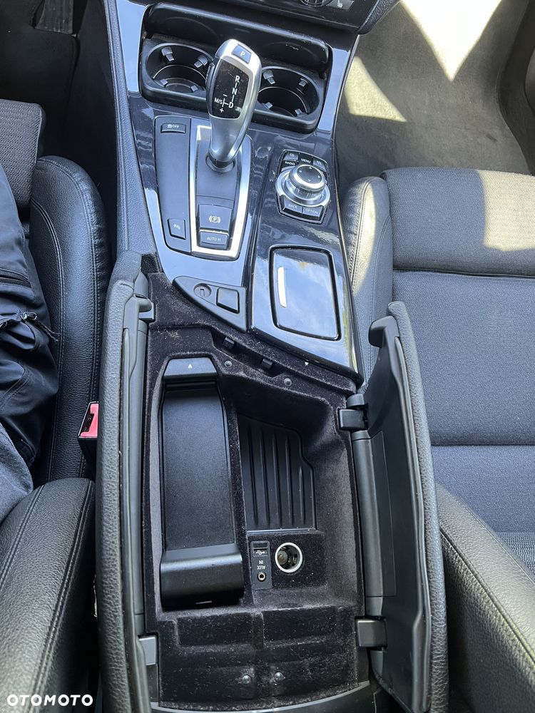 BMW Seria 5 523i - 24