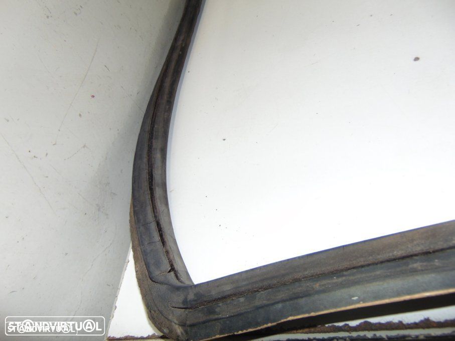 Mercedes W115 - borracha do vidro - 3