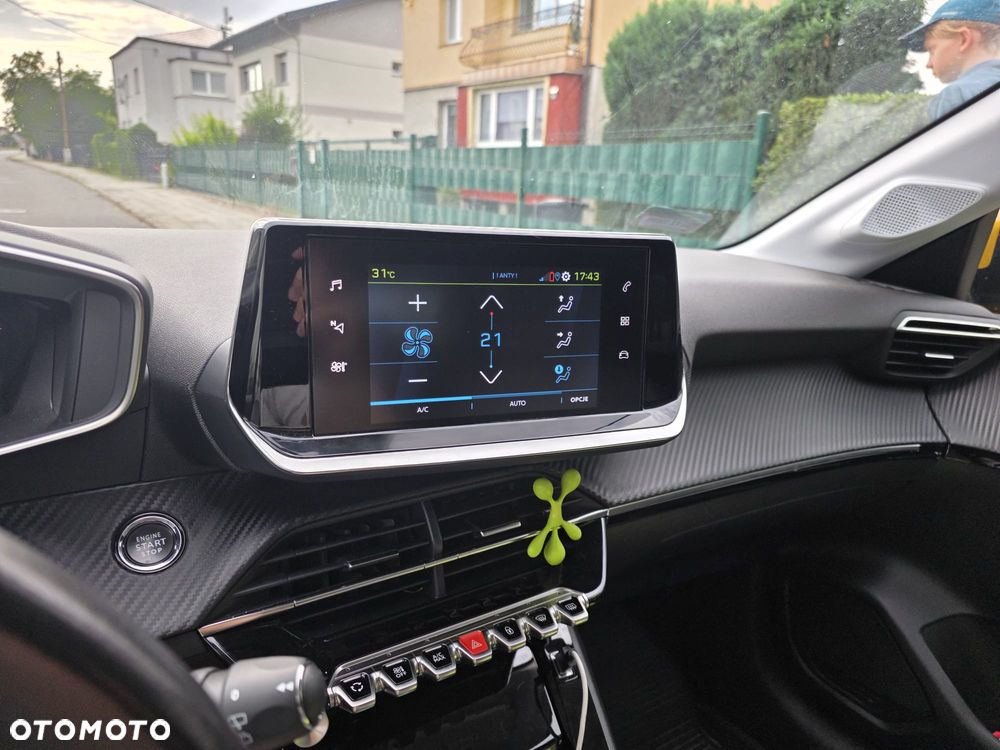 Peugeot 208 GT Line - 4