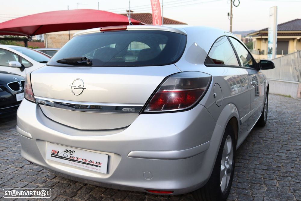 Opel Astra GTC 1.3 CDTi - 11