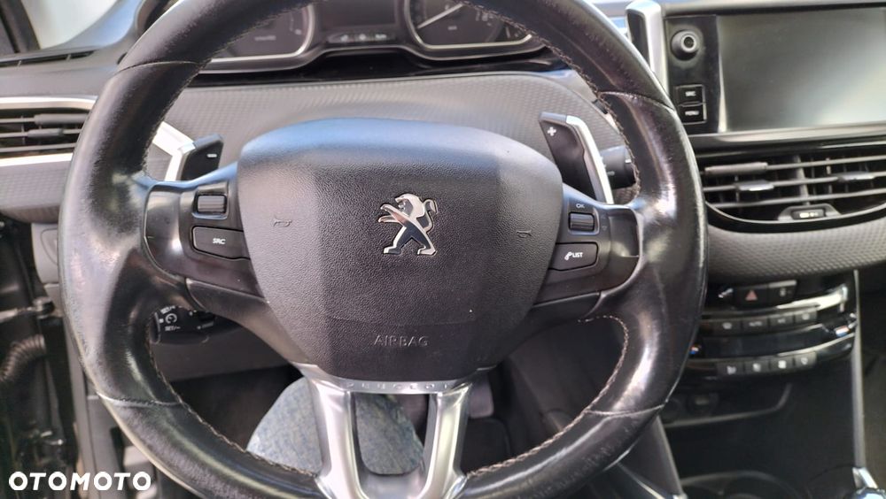 Peugeot 2008 - 11