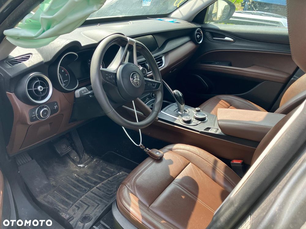 Alfa Romeo Stelvio 2.0 Turbo TI Q4 - 6