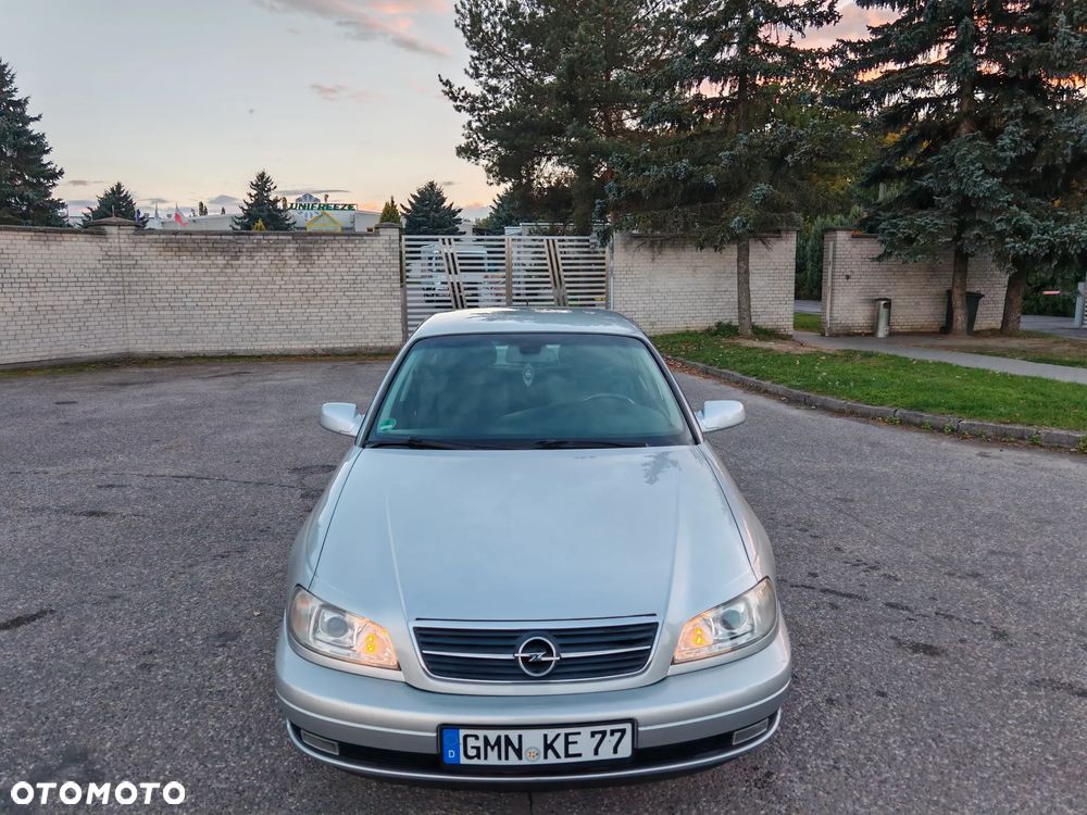 2003 Opel Omega, photograph 2