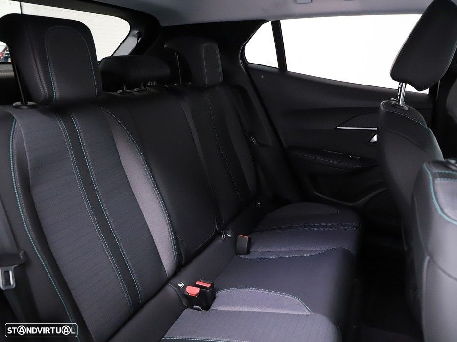 Peugeot e-2008 50 kWh Allure - 25