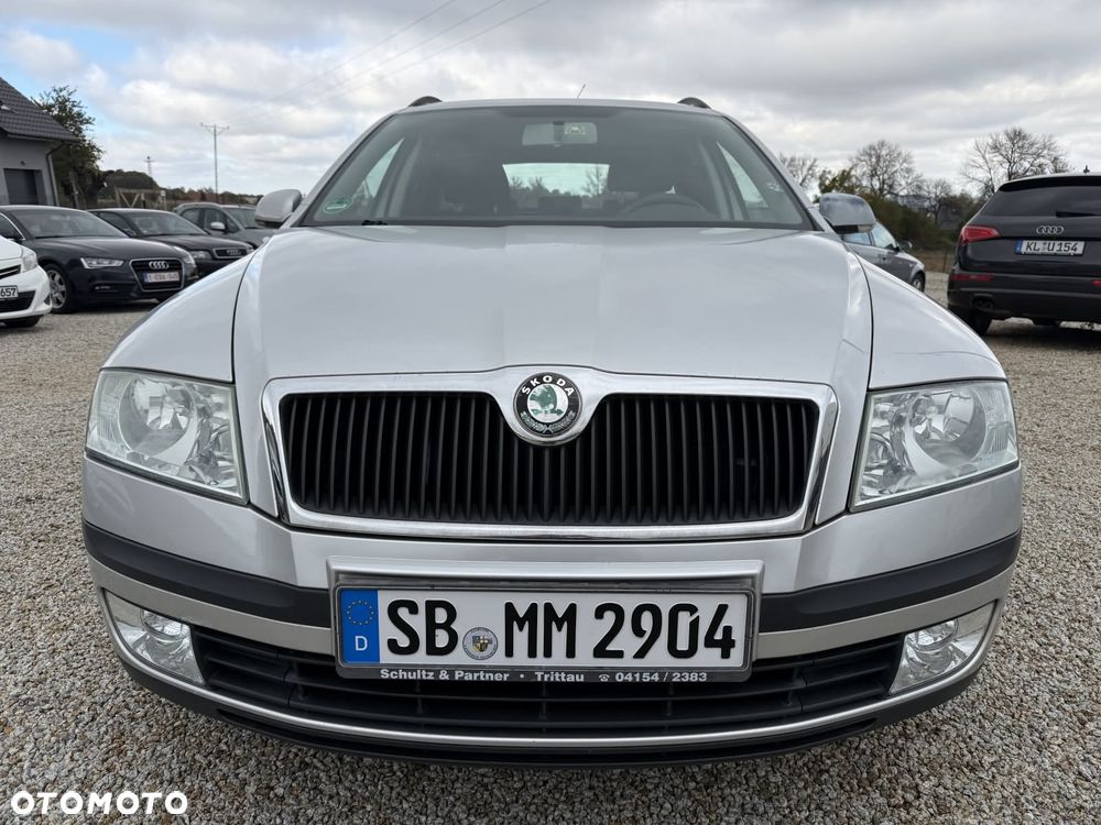 Skoda Octavia 1.6 Combi Ambiente - 12