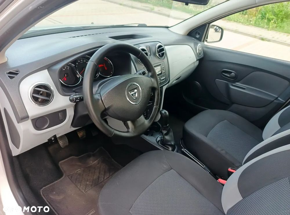 Dacia Sandero 1.2 16V 75 Laureate - 14