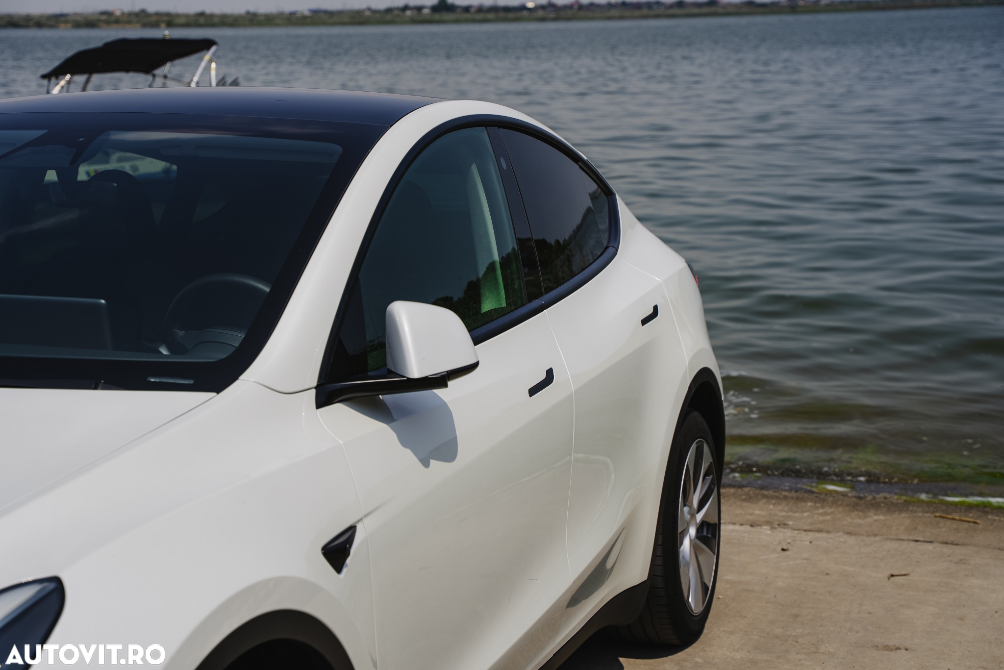 Tesla Model Y AWD Long Range - 8