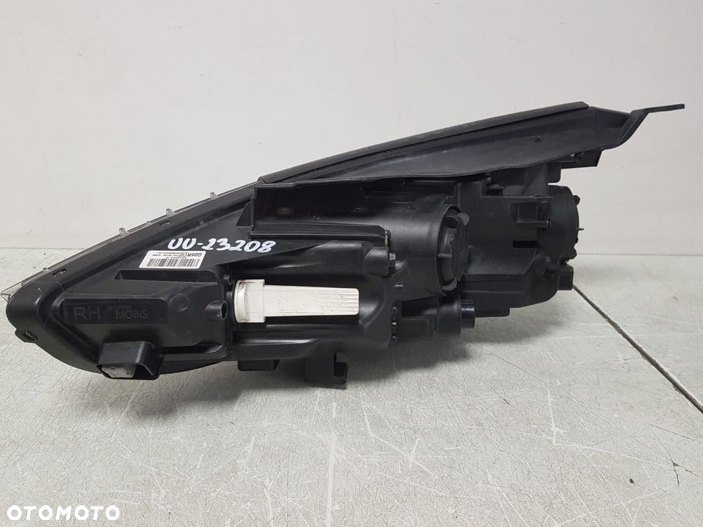 LAMPA PRAWA PRZEDNIA PRZÓD SOCZEWKA HYUNDAI I30 3 III FASTBACK 17- ORYGINAŁ EUROPA CZARNA CIEMNA H7 - 5
