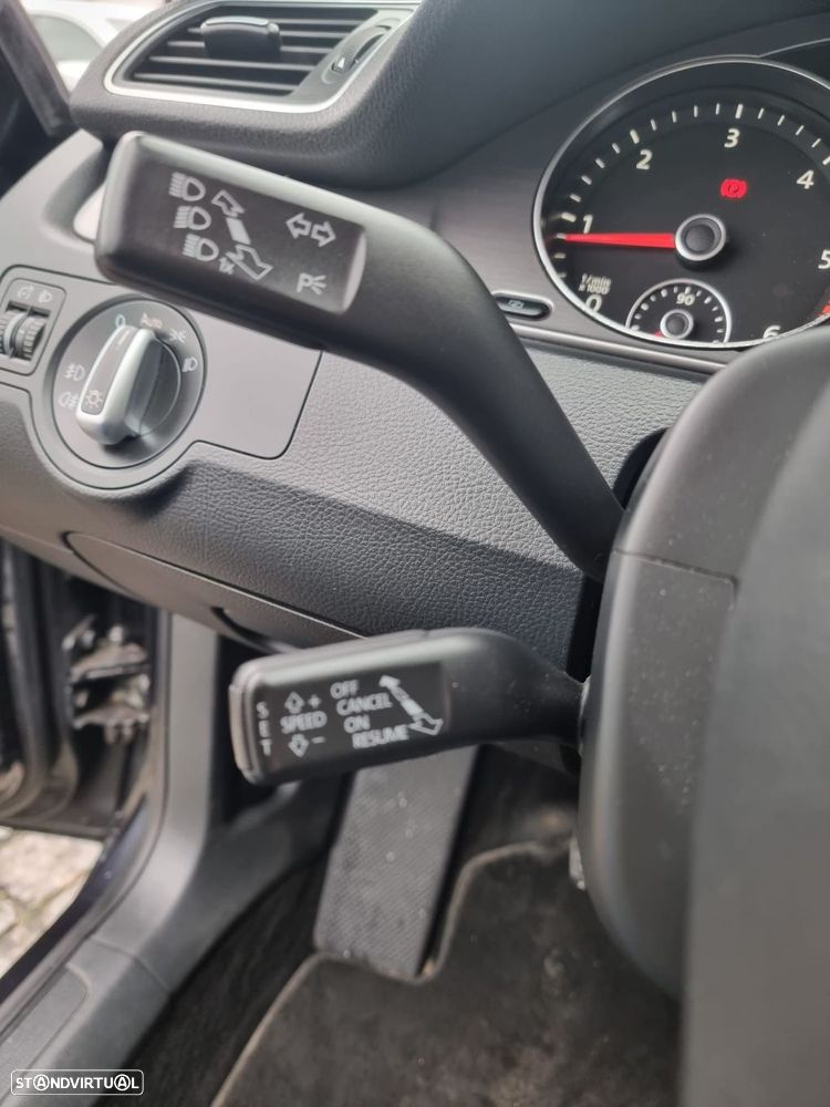 VW Passat Variant 1.6 TDI BlueMotion - 21