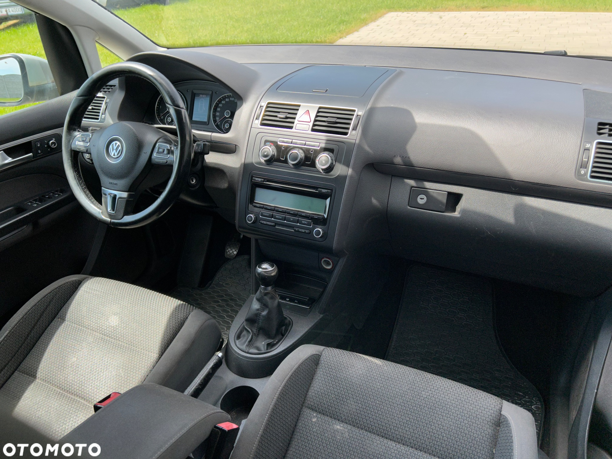 Volkswagen Touran - 11