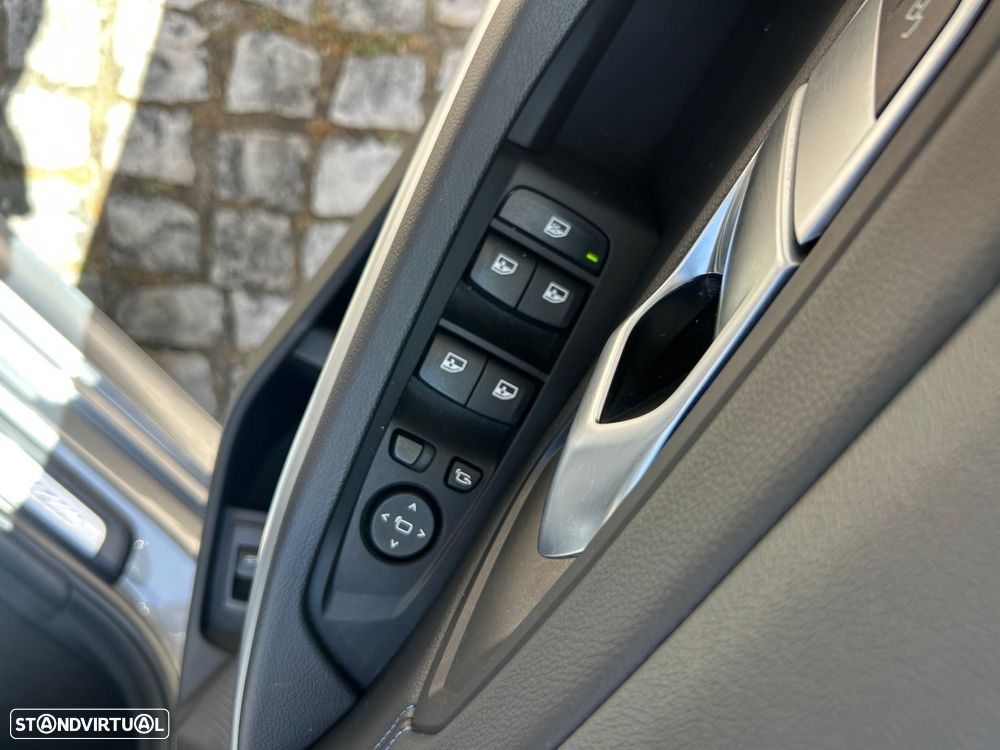 BMW 320 d Pack Desportivo M Auto - 28