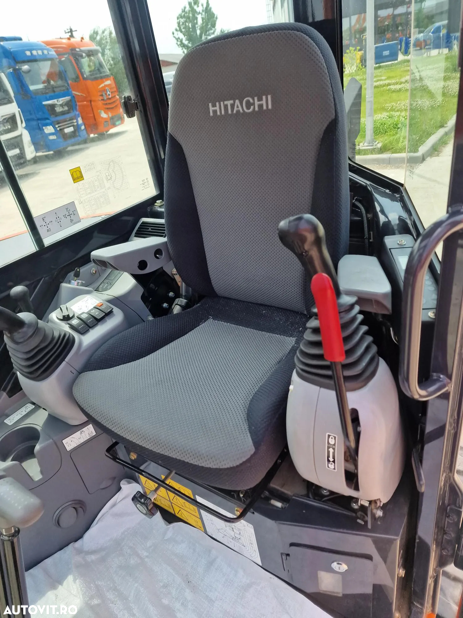 Hitachi ZX55, 5,5 tone, Cupa excavare+cupa taluz, inst picon, AC, Senile 90% ok, Computer de bord in limba romana, CA NOU, posibilitate leasing 4 ani-PROMOTIE 57900 EUR+Tva - 11