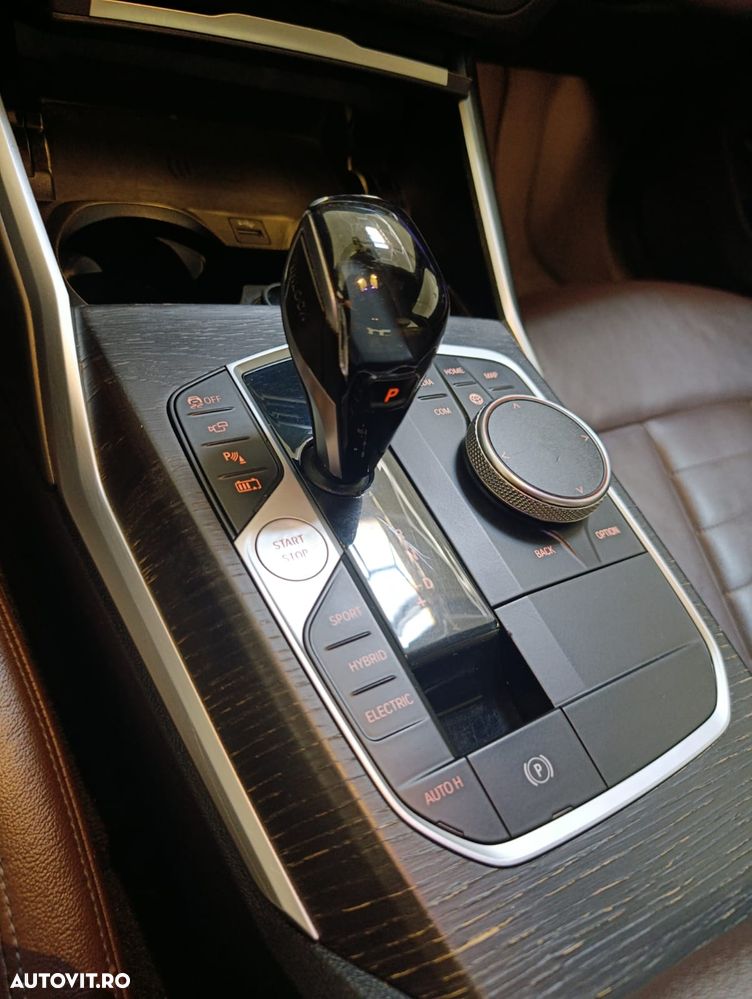 BMW Seria 3 330e Aut. Luxury Line - 7