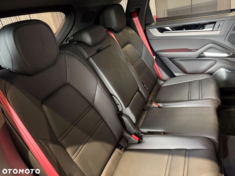 Porsche Cayenne S E-Hybrid PHEV - 18