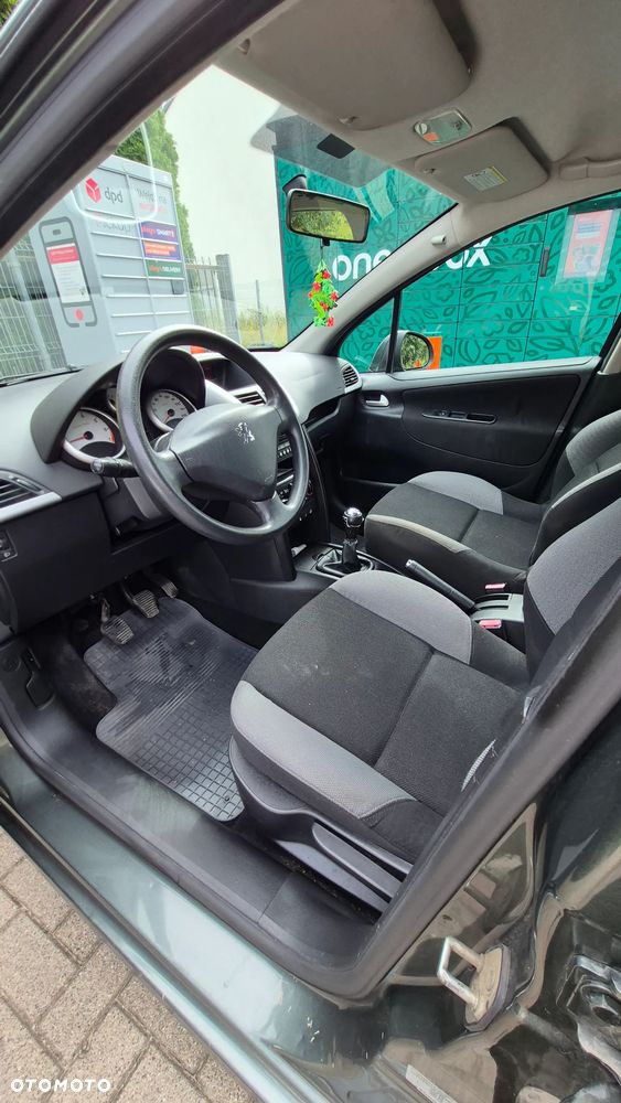 Peugeot 207 1.4 16V Trendy - 10