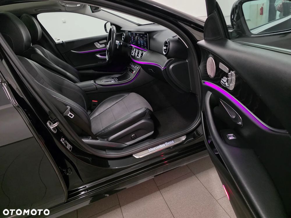 Mercedes-Benz Klasa E 300 4Matic 9G-TRONIC AMG Line - 31