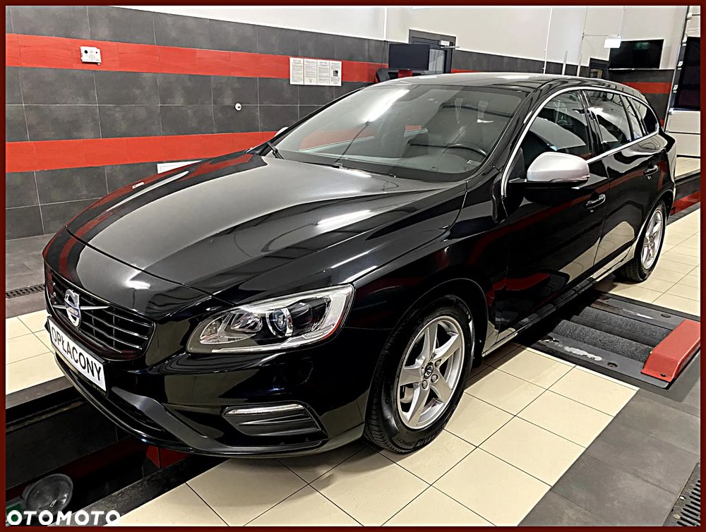Volvo V60 D3 R-Design - 1